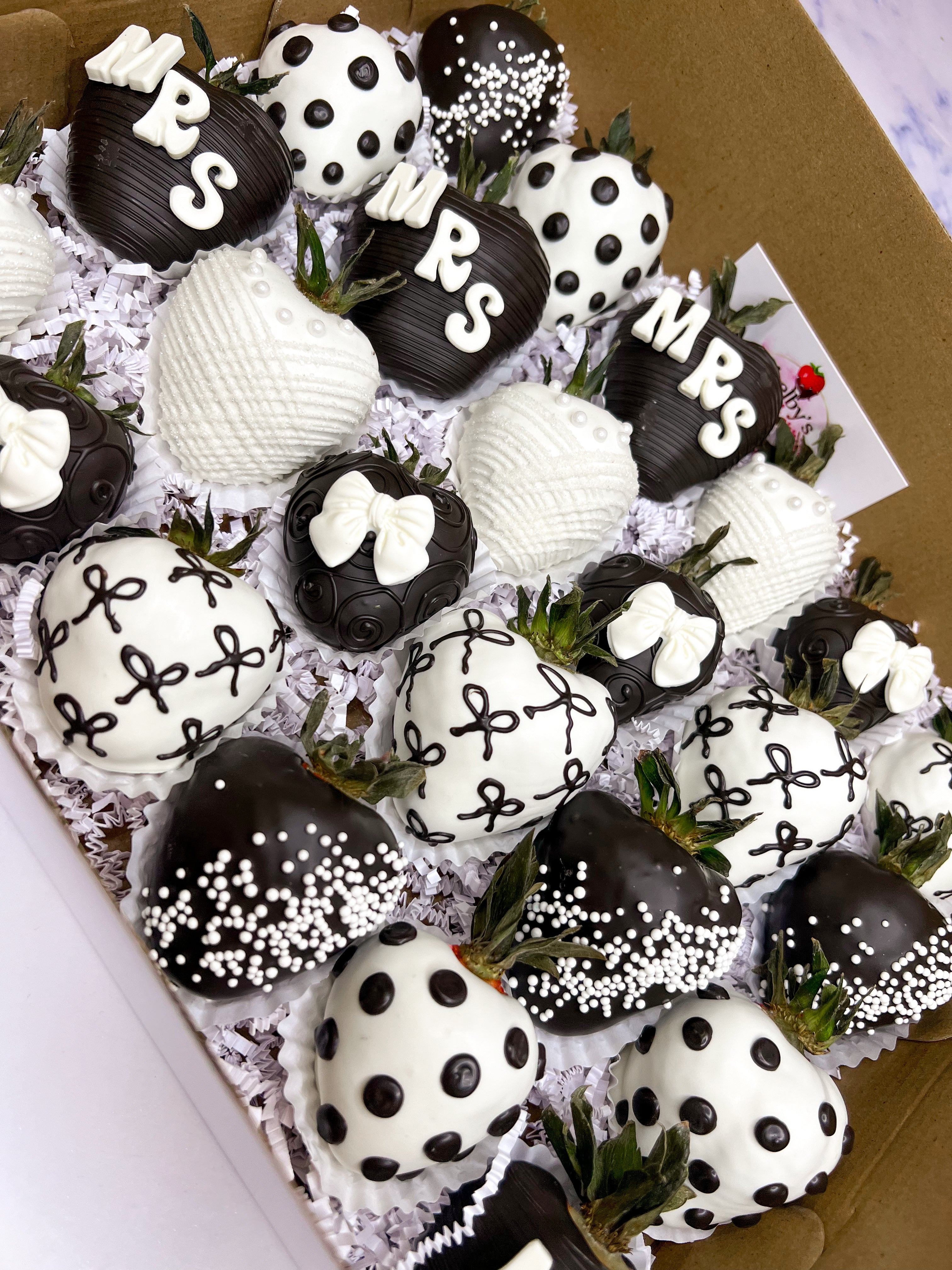 Elegant black & white bow themed berries