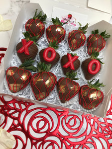"XOXO" Strawberries - 12 Count